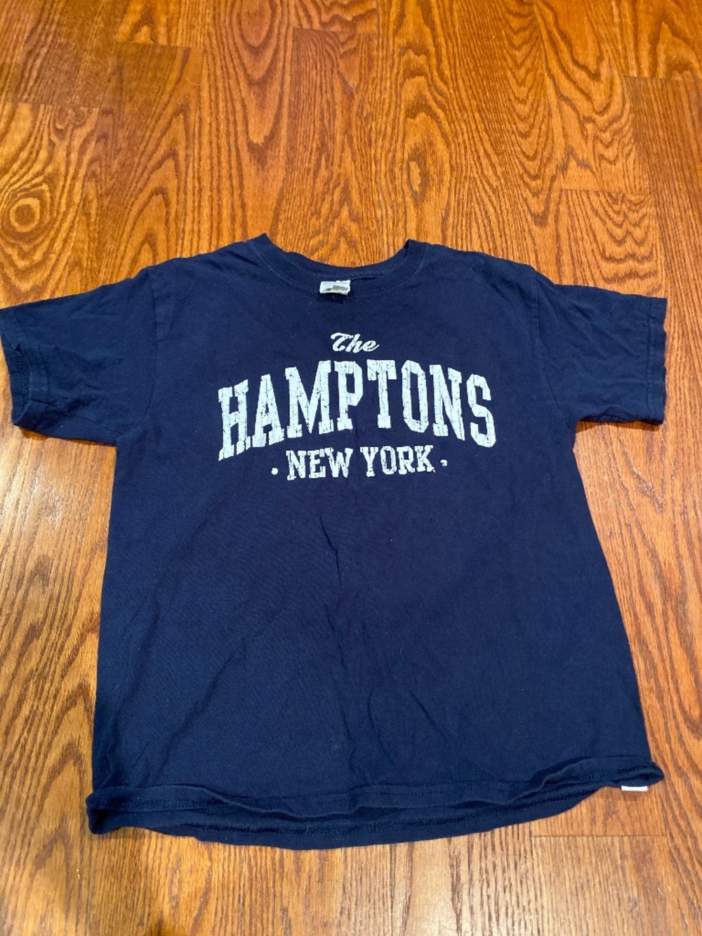 Hamptons navy blue tshirt